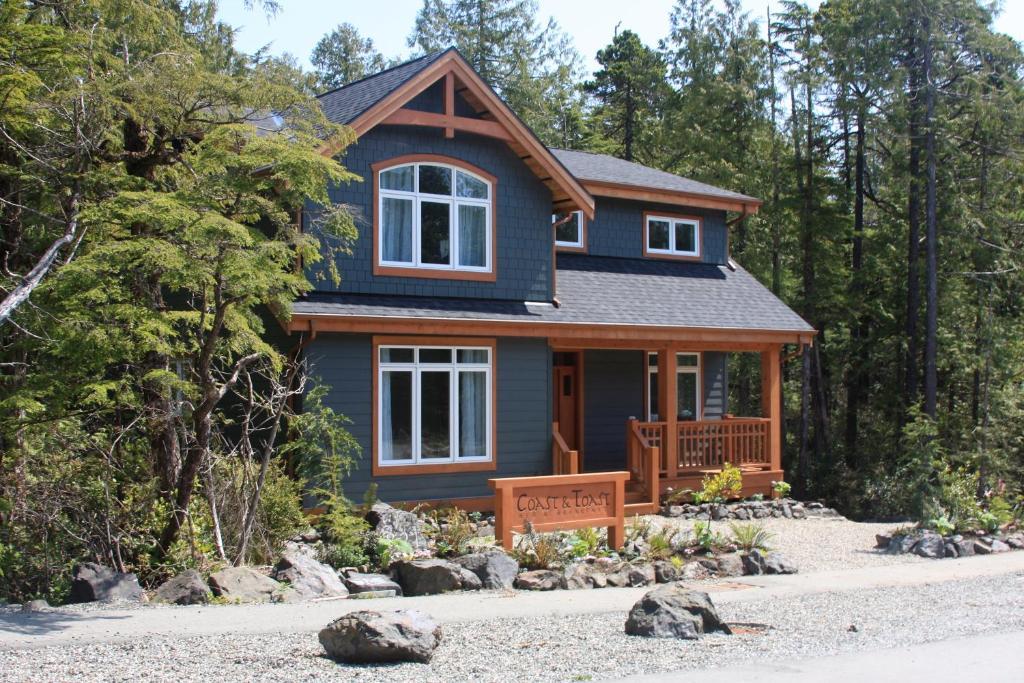 Coast And Toast Bed & Breakfast Ucluelet Exterior photo